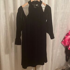 Laundry By Shelli Segal Black Velvet Long Sleeve Dress
Retail $146